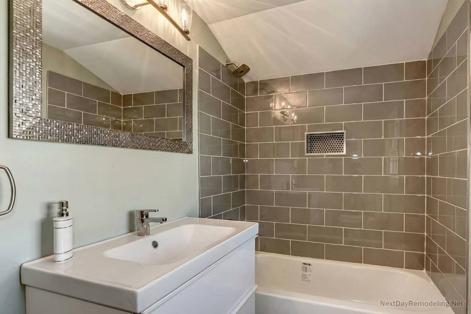 Bathroom remodel in Alexandria, VA - project 17 (photo 0)